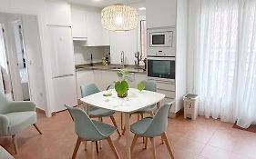 Comillas Bº Casasola - Residencial Lagos Azules - Netflix, Prime, Wifi & Free Indoor Parking